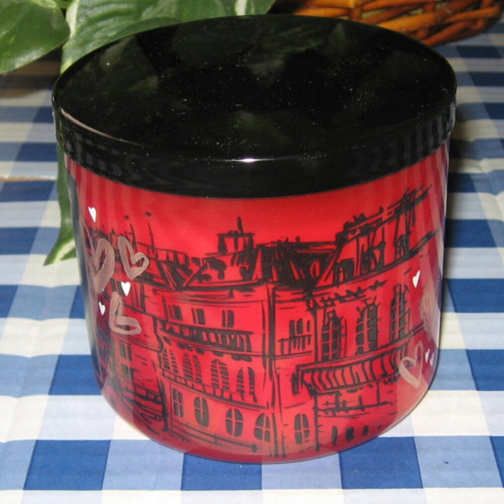 BBW Emily In Paris  3 Wick Candle  Paris Amour NEW NIB - Picture 3 of 8
